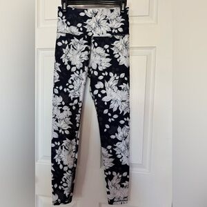 Balance Collection Floral Legging B/W